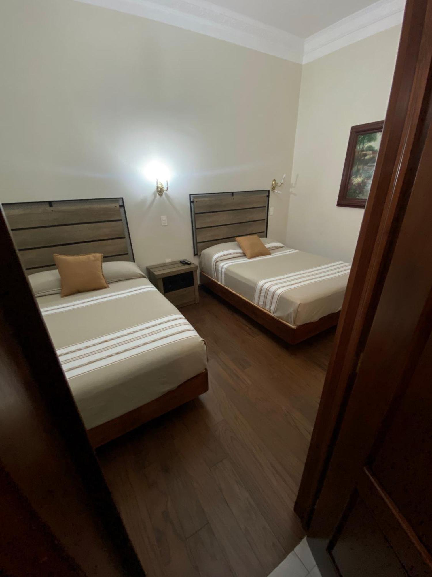 Hotel Cantera Real, Morelia Bagian luar foto
